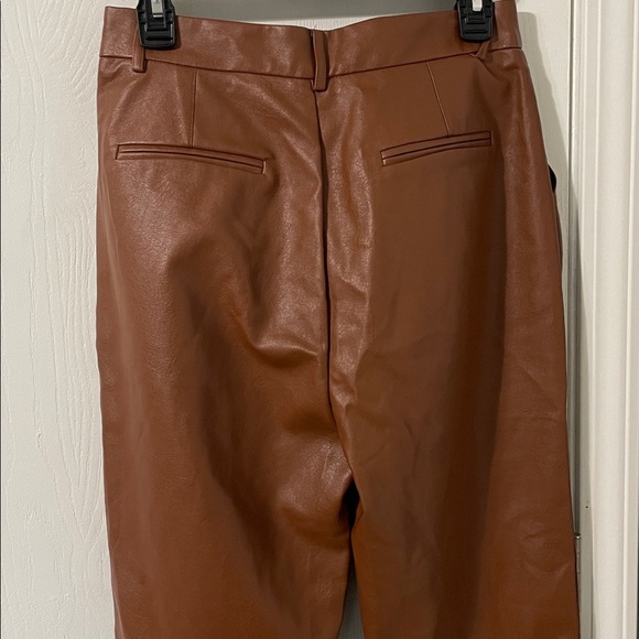 JLUXLABEL Like New Women’s Faux Leather Vegan High Rise Caramel Pants Sz Medium - Picture 8 of 10